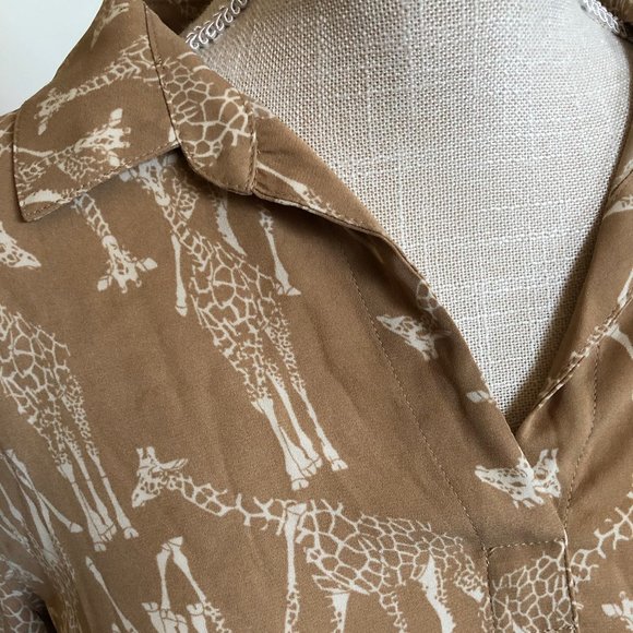 Banana Republic Tan Boyfriend Popover Top Giraffe - Picture 5 of 12